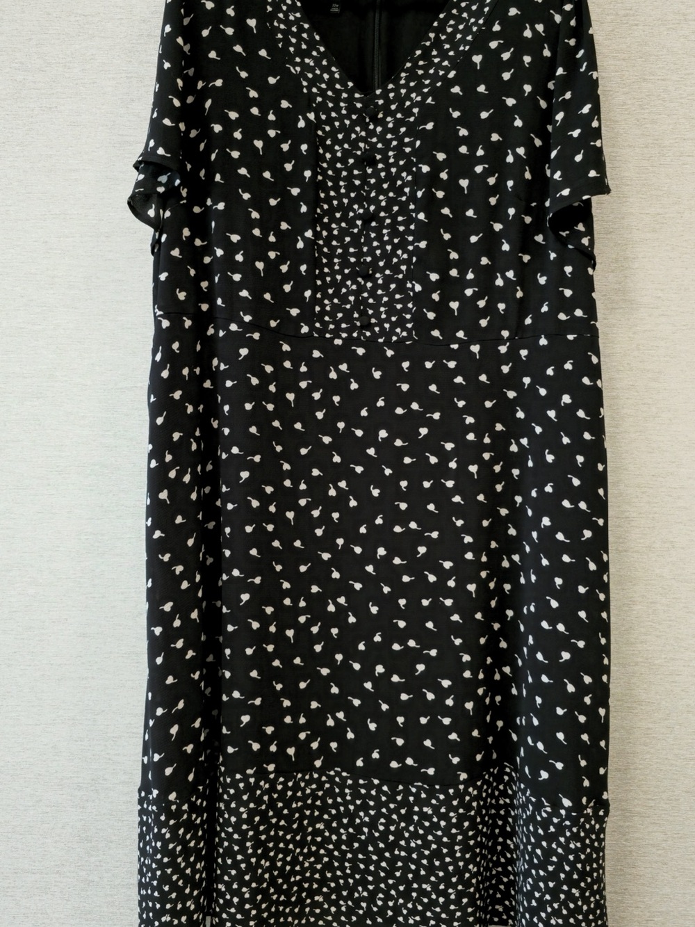 Talbots Black and White Printed V-Neck Tunic Dress